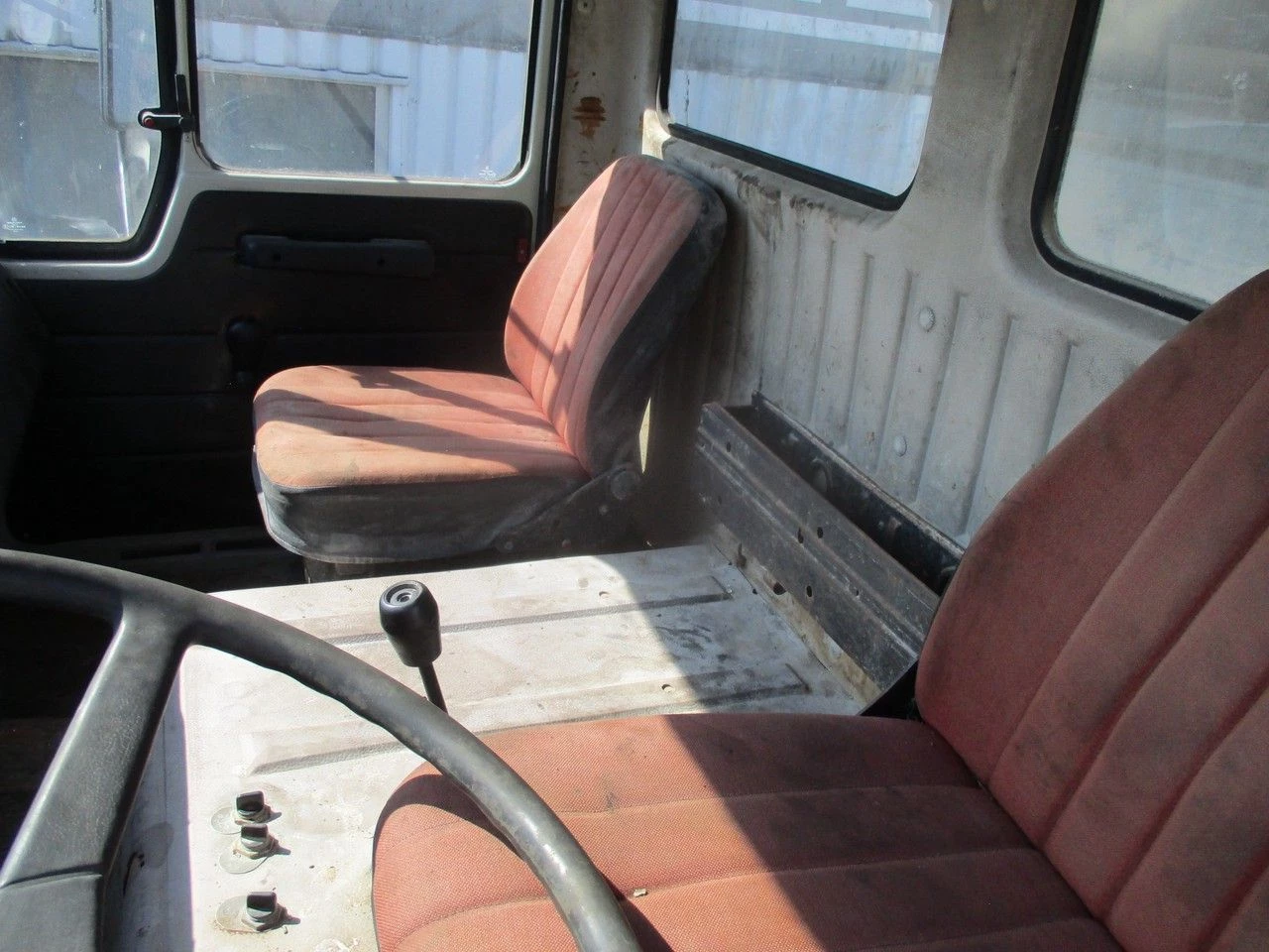 Mercedes-Benz 1985 - 2633, V8 , ZF Manual , 6x4 , 3 Way tipper , Spring suspension imagen 12