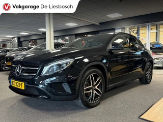 Mercedes-Benz GLA 2015 - 200 Edition 1 / Panorama / Night pakket / Navigatie / PDC / LED / Cruisecontrol / Afn Trekhaak image 1 thumbnail