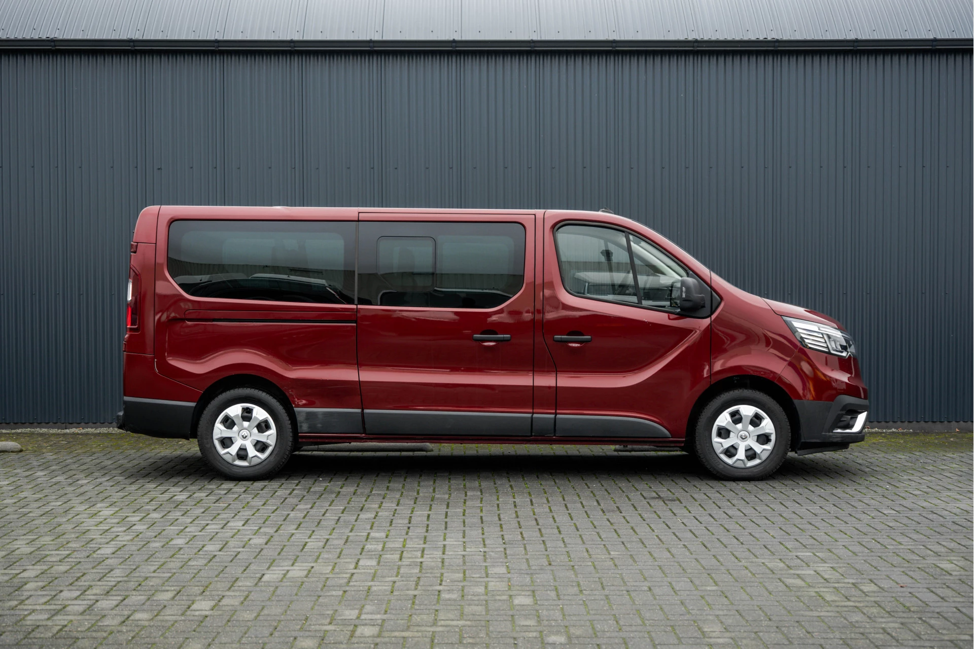 Renault Trafic 2024 - Blue dCi 150PK | L2H1 | 9-Zits | Incl. BTW/BPM | LED LED | Camera | Navi | Zijschuifdeur R+L | Cruise | Airco | PDC Bild 7