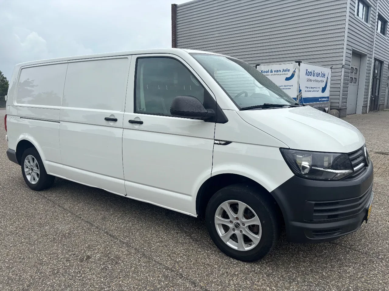Volkswagen Transporter 2017 - 2.0TDI L2H1 Airco Navi Cruisecontrol Trekhaak EURO 6 imagem 3