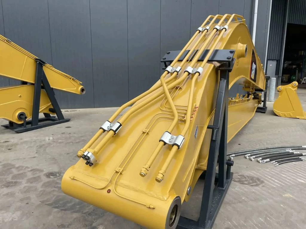 Cat 2026 - 323 GX 18m Set Long Reach Equipment image 6
