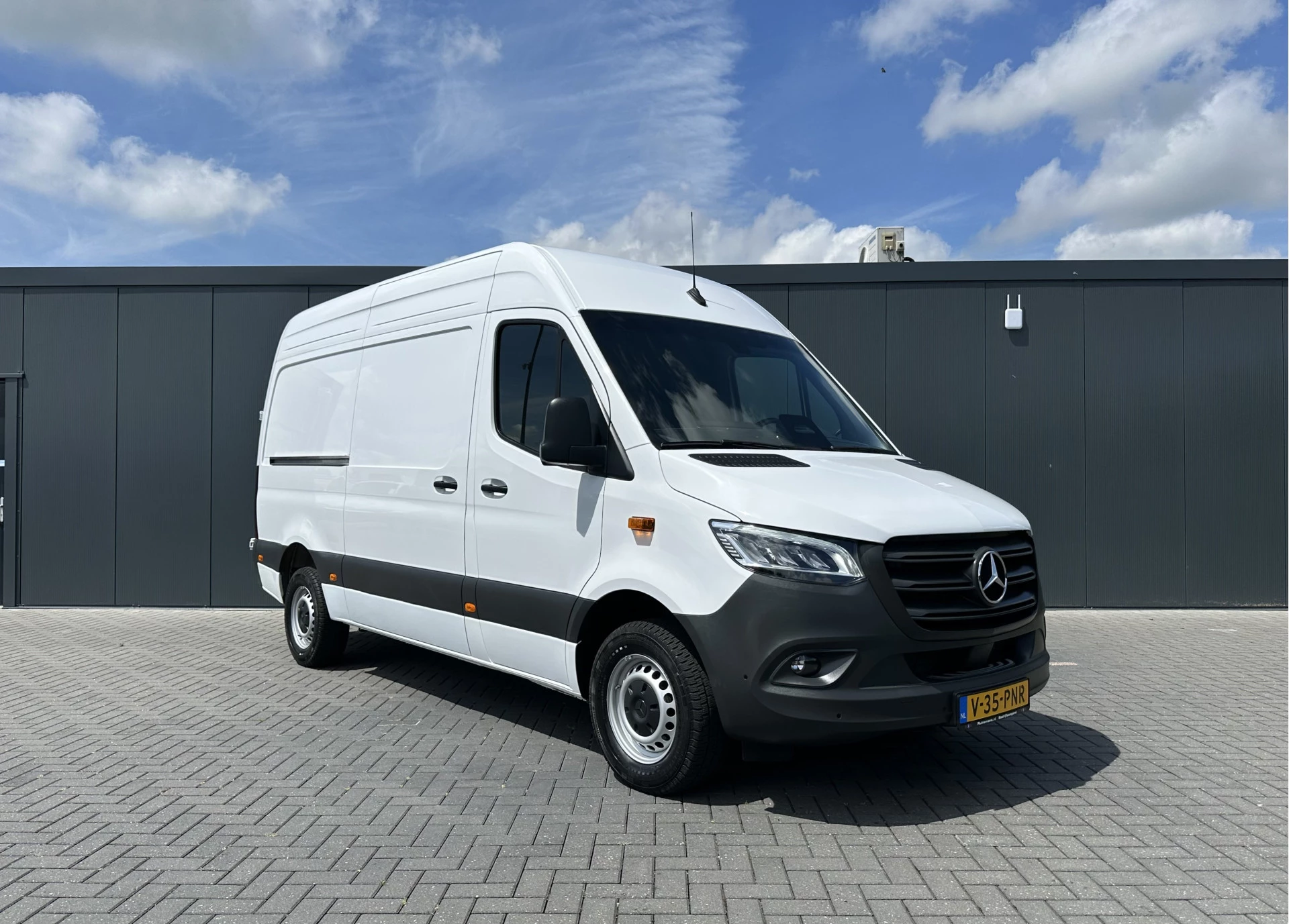 Mercedes-Benz Sprinter 2024 - 317 CDI 9G-TRONIC RWD FACELIFT / L2H2 / CAMERA / LED / CRUISE / AIRCO / BLIND SPOT / GEVEERDE STOEL imagen 4