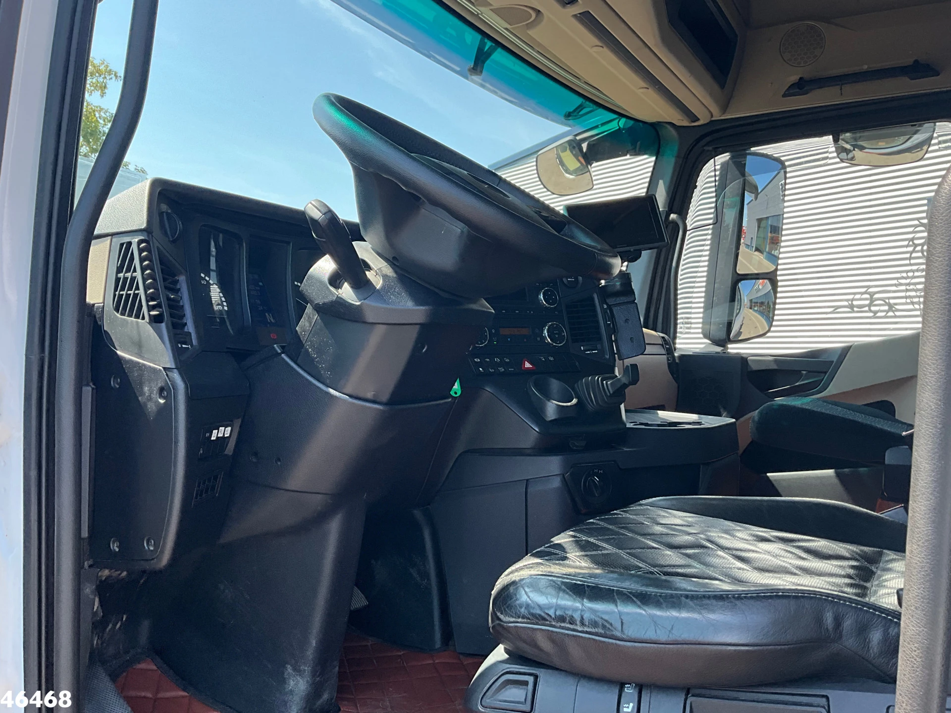 Mercedes-Benz Arocs 2663 6x4 Euro 6 Kiphydrauliek Exhaust brake 2017 obrázek 11