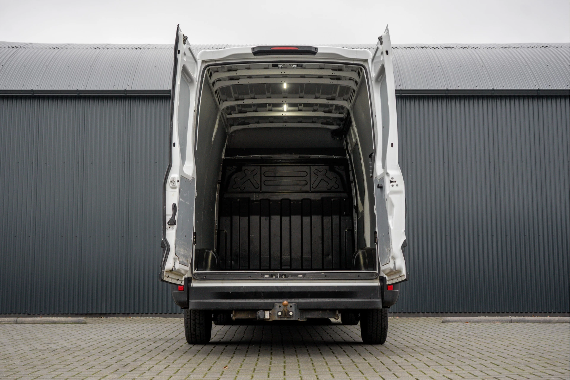 Iveco Daily 2021 - 35S14V 2.3 L2H2 | 136 PK | Cruise | Airco | 3500 KG Trekgewicht obrázek 8