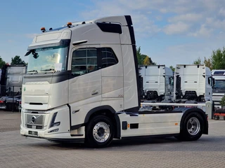 Volvo FH 2026 - 16.700 Globetrotter 4x2 - NEW - Retarder - I parkcool - Alloy wheels - Mirror cams - afbeelding 3 miniatuur