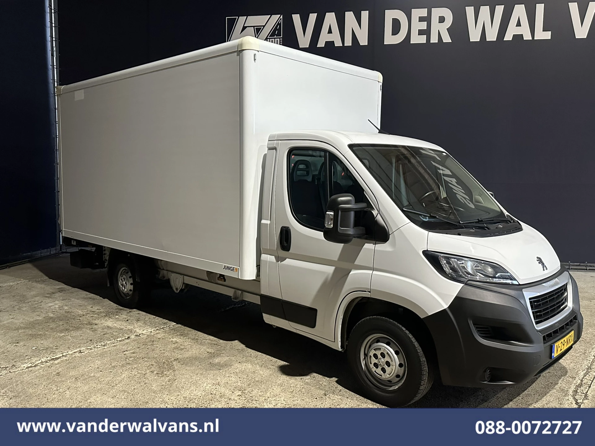Peugeot Boxer 2022 - 2.2 BlueHDi 141pk Bakwagen 435cm Lang Laadklep Euro6 Airco | 1055kg laadvermogen | Cruisecontrol image 8