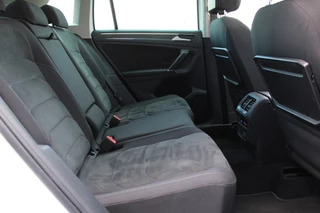 Volkswagen Tiguan 2018 - 2.0 TSI 4Motion Highline R-Line PANORAMADAK VIRTUAL ACC TREKHAAK image 14
