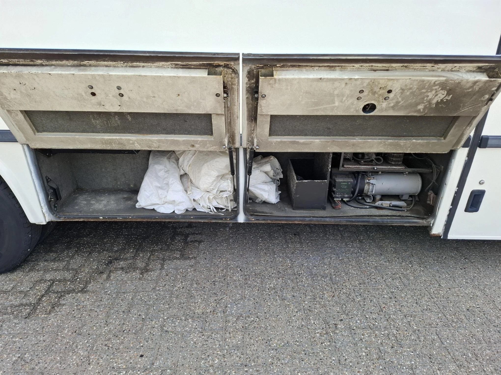 Mercedes-Benz 1991 - 814 D / 317828 KM / 23 PERSONS / FULL-STEEL / PARKHEAT+COOL / DOUBLE AIR REAR / AIRCO / MANUAL / 1991 afbeelding 12