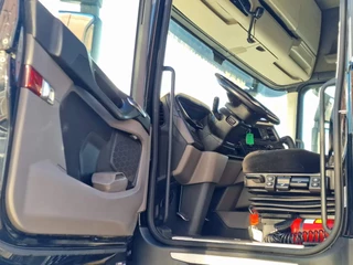Scania R 2020 - R650 V8 NGS Highline 6x4 - Manual gearbox with retarder - Full air - 2x tank zdjecie 9