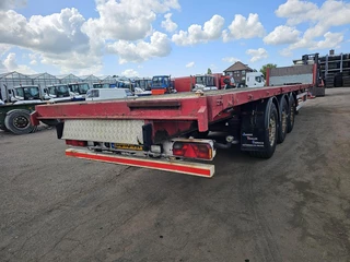 Renders ROC 12.27 | 3 AXLE FLATBED | HARWOODEN FLOOR | TWISTLOCKS 40 FT. |MB DISC 2002 - N/A obrazek 2