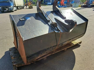 Pladdet N/A 2013 - Bucket SG840NX2100, Quickcoupler SMP100 obrazek 5