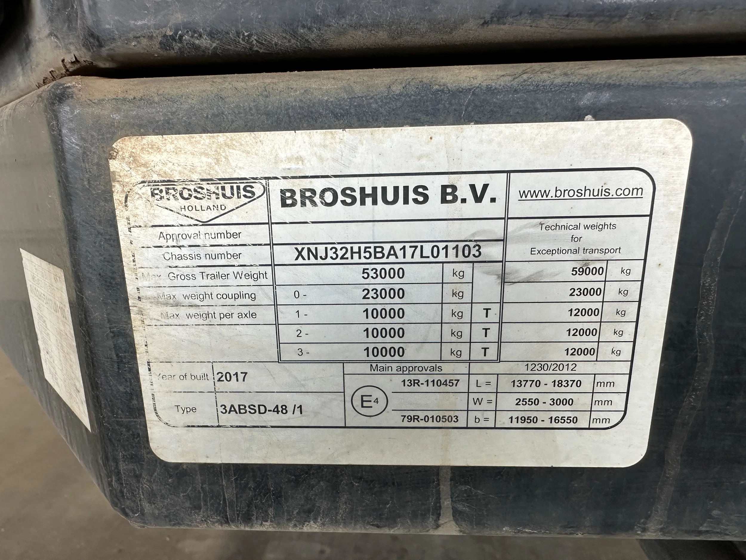 Broshuis 2017 - 3ABSD Lowloader 3-axle / GVW: 59.000kg / Neck: 23.000kg / hydraulic steering + ramps + loading table / 4.60m extendable / winch / liftaxle zdjęcie 63