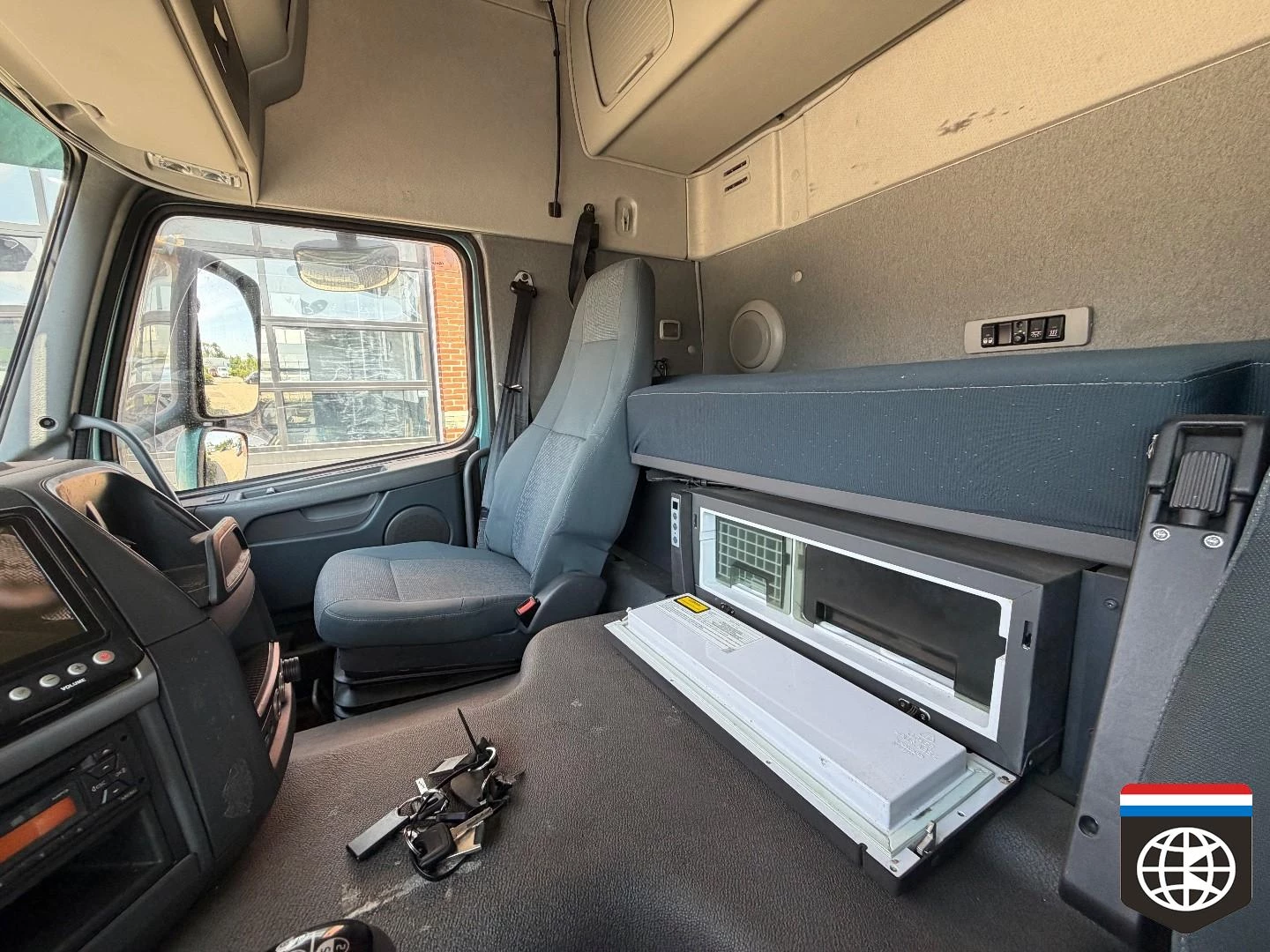 Volvo FM 330 4X2 2011 imagem 9