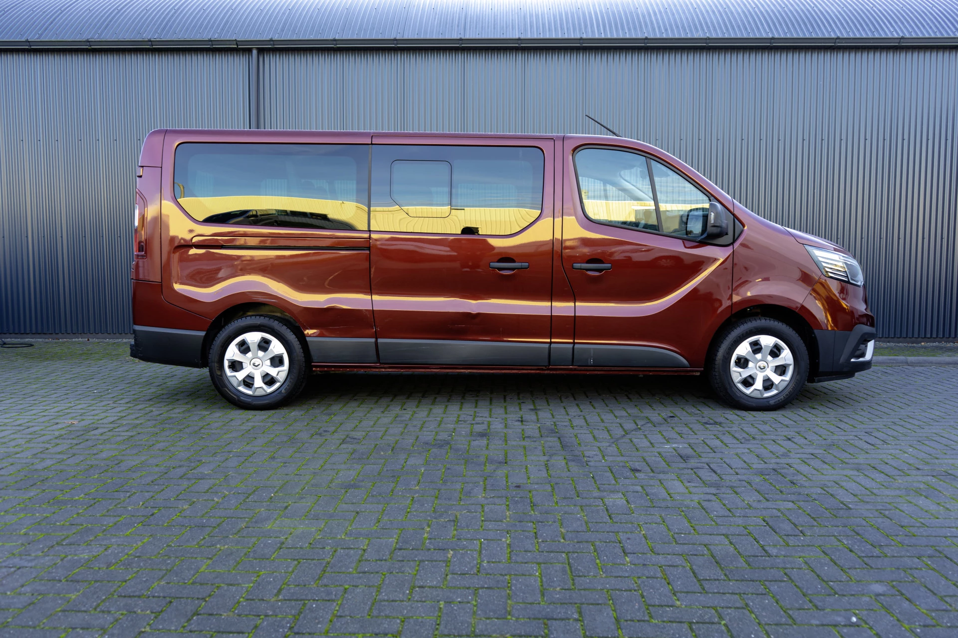 Renault Trafic 2024 - Renault Trafic Blue dCi 150PK | L2H1 | 9-Zits | IN BTW/BPM | LED | Camera | Navi | Zijschuifdeur R+L | Cruise | Airco | PDC | Euro 6 Bild 6