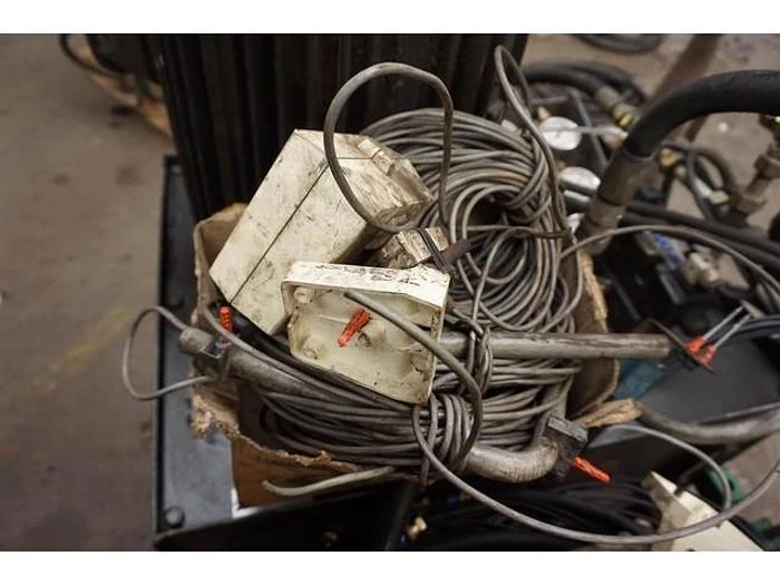 Hyva Hydraulic power pack | with 6 cilinders| 200 Bar | lifting cap. 80 tons|used for lifting bridge for heavy trucks.. 2024 image 6