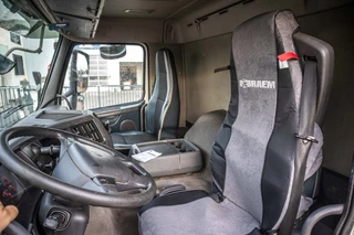Volvo N/A 2010 - FM 330-6x2-E5+10 pneus/tires+intarder image 9