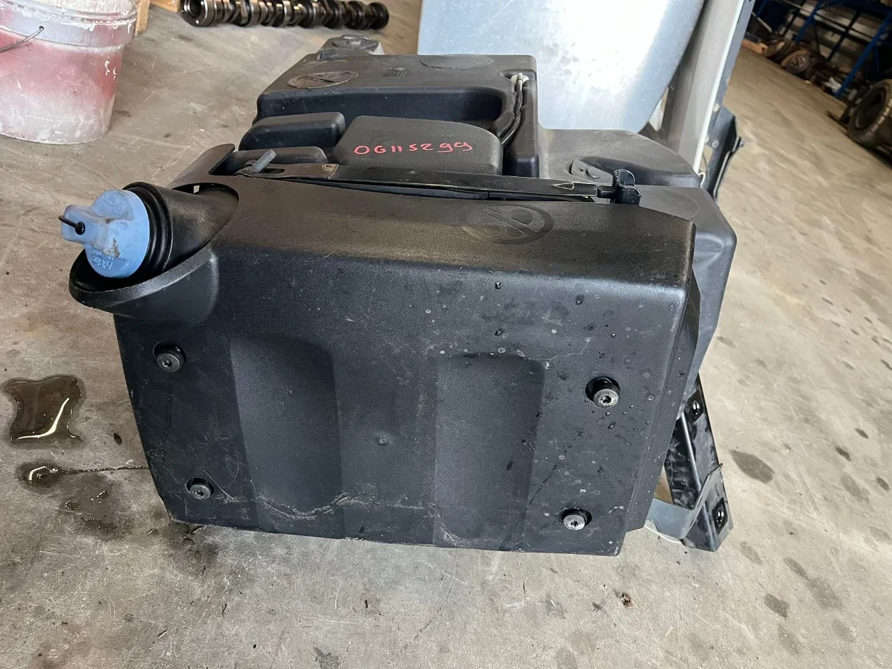 DAF - AdBlue tank 2018954 image 1