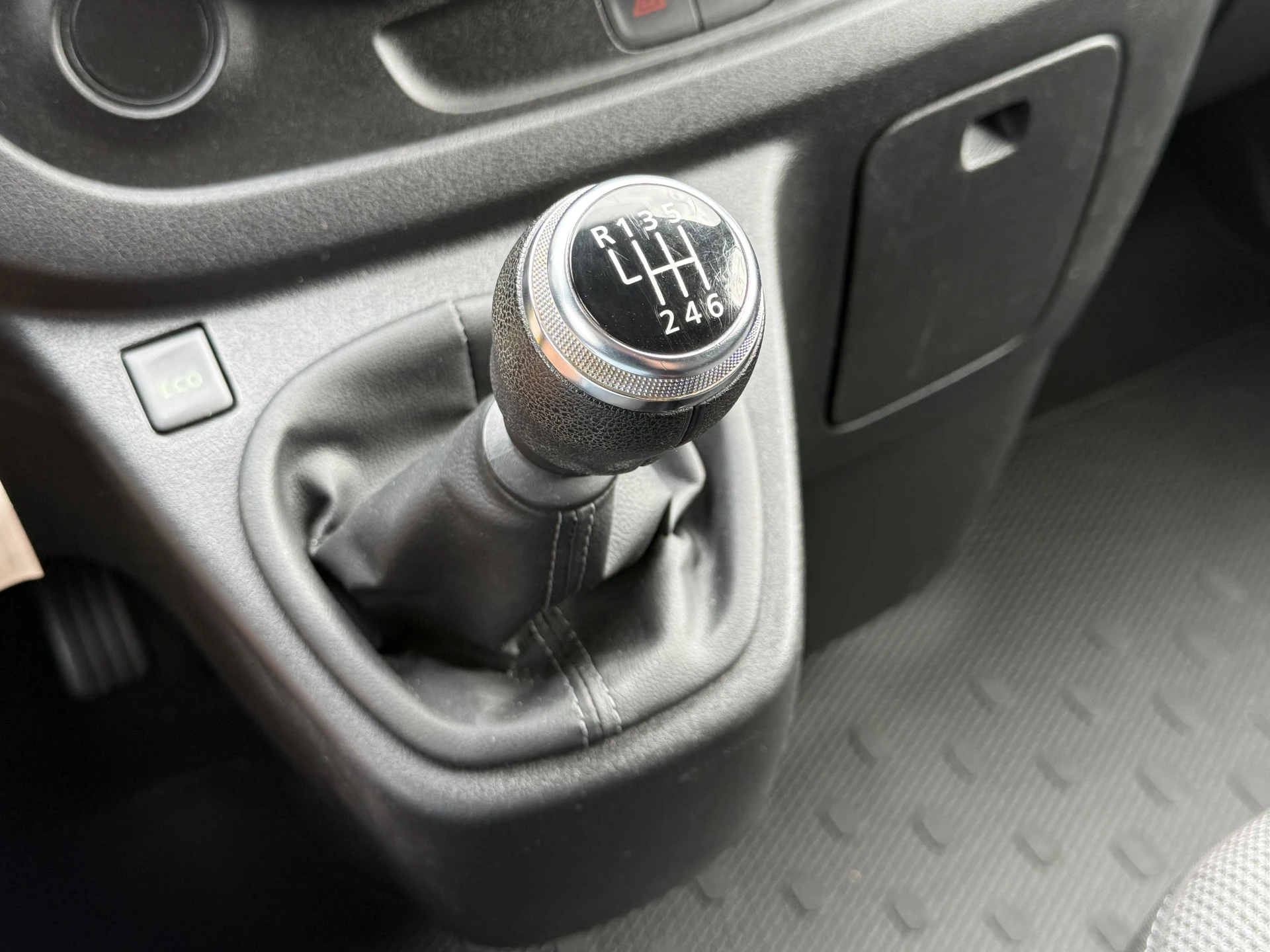 Renault Trafic 2021 - 2.0 dCi 120 PK / L2H1 / 1e EIG. / AIRCO / CRUISE / PDC / 3-ZITS / LED afbeelding 14