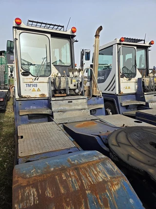 Terberg RT283 | TERMINAL TRACTOR 4X4| TURNING CHAIR. | AUTOMATIC GEAR | NOT RUNNING. 2011 - N/A obrazek 5