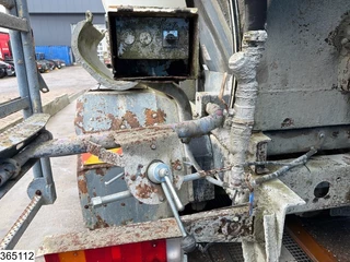 MAN TGA 2003 - 26 360 6x4, Manual transmission, Leaf spring suspension image 12
