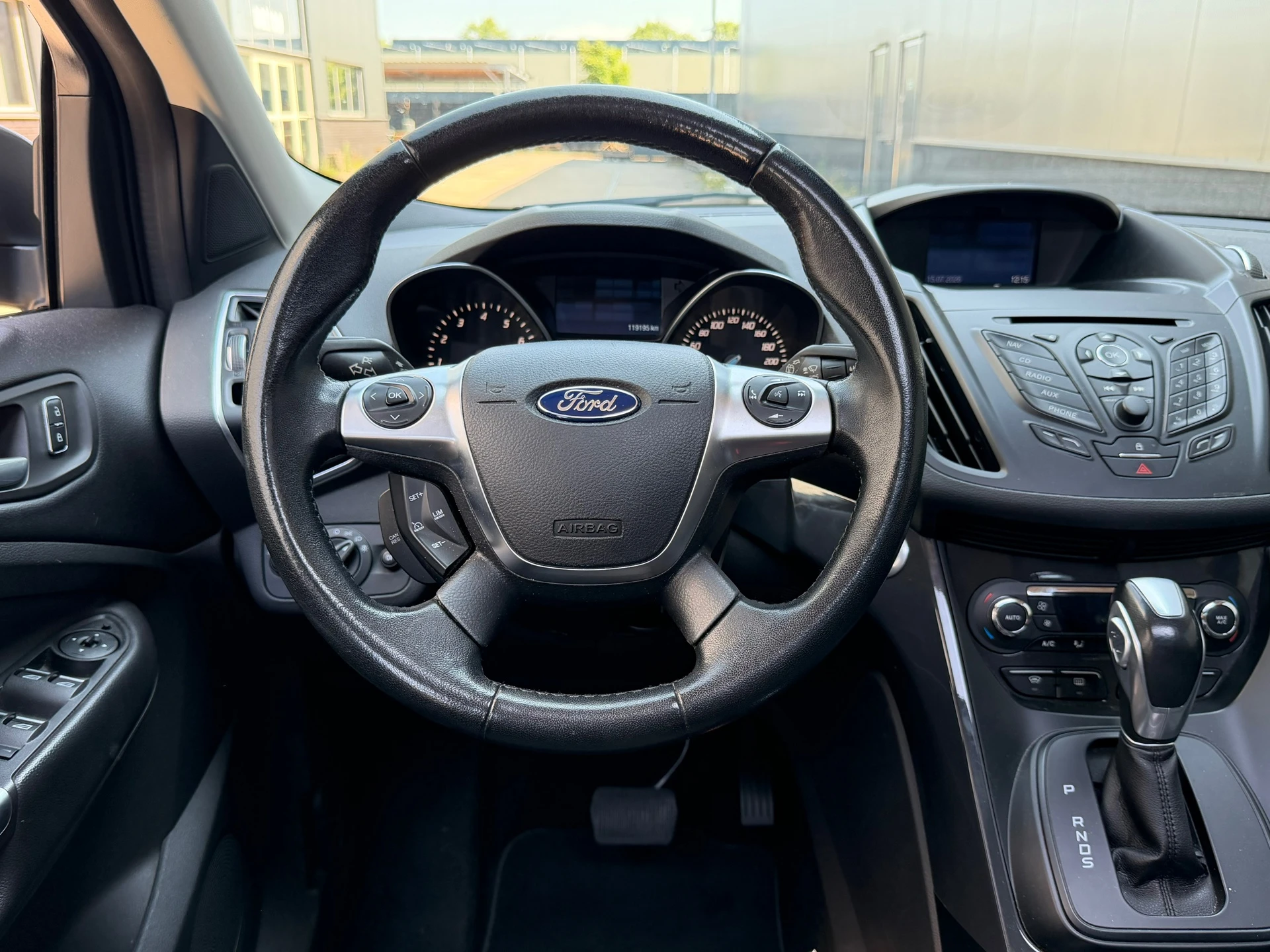 Ford Kuga 2015 - 1.5 Titanium Plus 4WD bj.2015 Autom|Pano|Navi|Trehaak. image 17