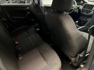 Peugeot 208 2017 - 1.2 PureTech Blue Lion - Distr Vervangen - 2e eigenaar - Nav - Cruise bild 25
