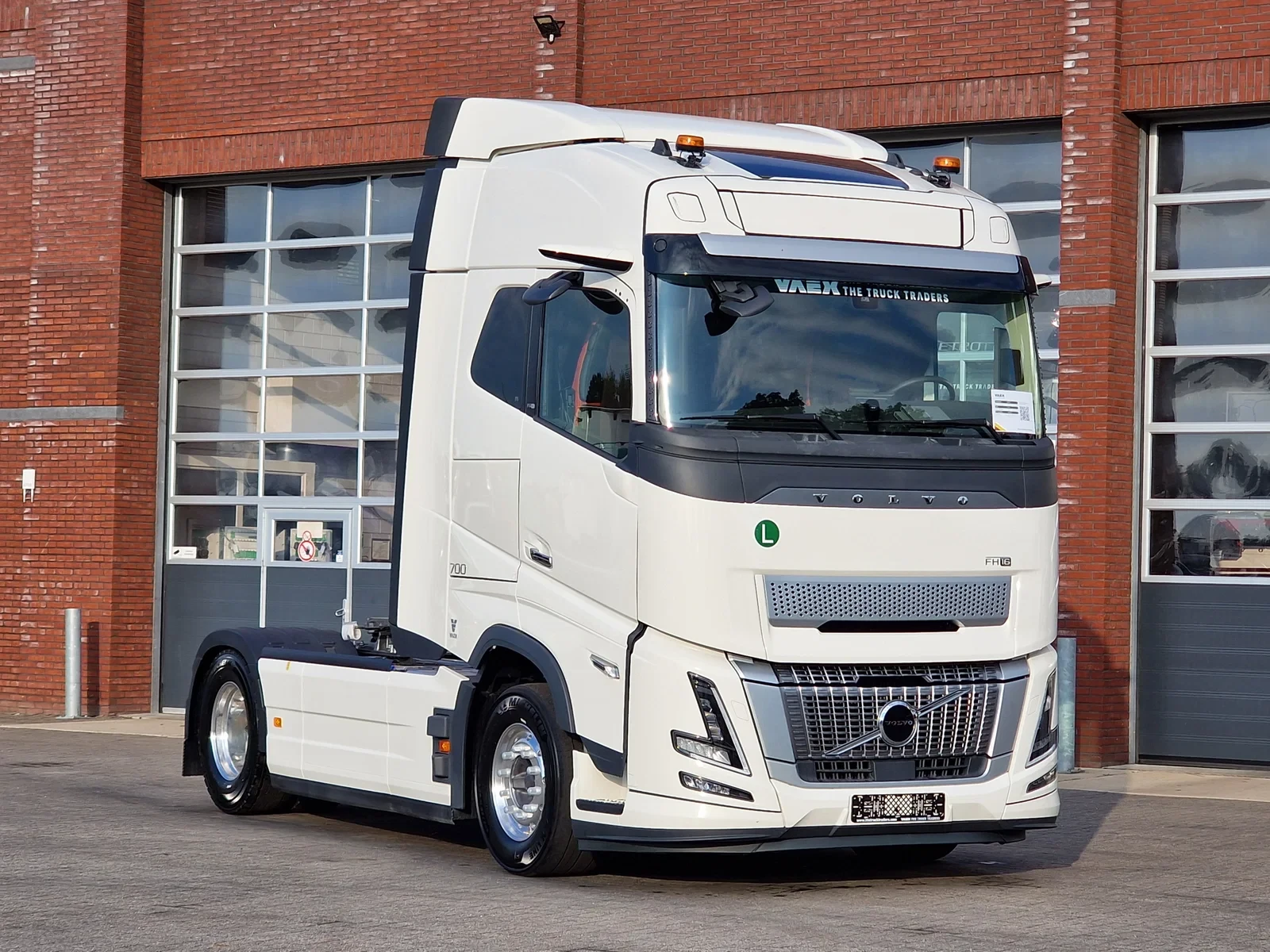 Volvo FH 2026 - 16.700 Globetrotter 4x2 - NEW - Retarder - I parkcool - Alloy wheels - Mirror cams - afbeelding 1