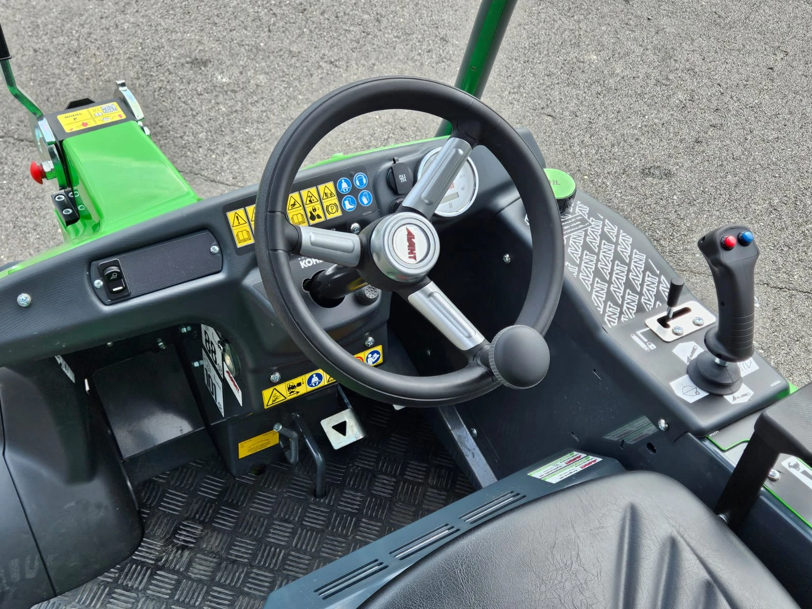 Avant 2025 - 225 mini-lader afbeelding 22