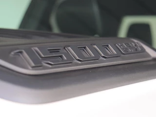 Dodge Ram 1500 2020 - 5.7 V8 4x4 Crew Cab Laramie Night zdjecie 20