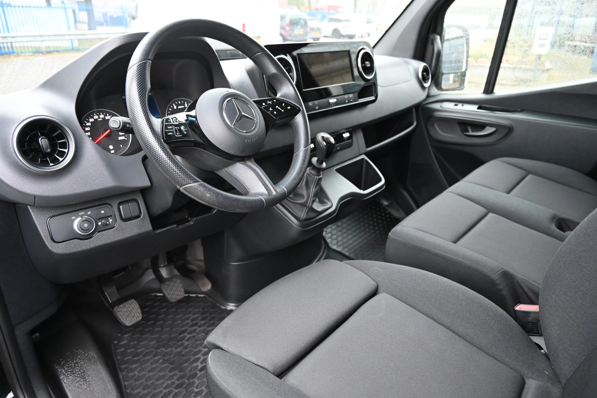 Mercedes-Benz Sprinter 2024 - 317 CDI Pro DC Open laadbak L2 obrázek 4