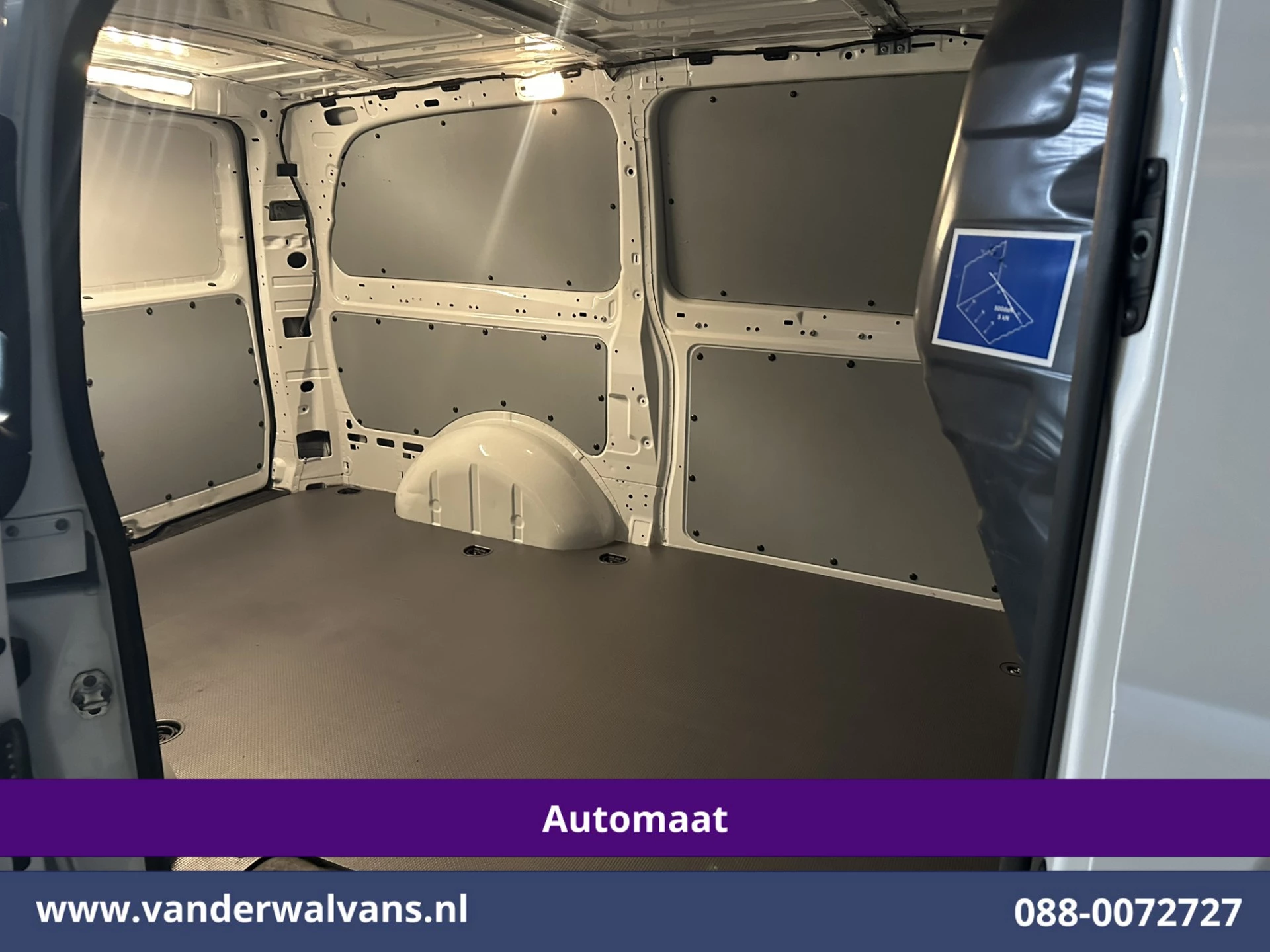 Mercedes-Benz Vito 2021 - 114 CDI 136pk 9G-Tronic Automaat L2H1 Euro6 Airco | Camera | Navigatie | Imperiaal | 2500kg Trekhaak | Cruisecontrol obrázek 14
