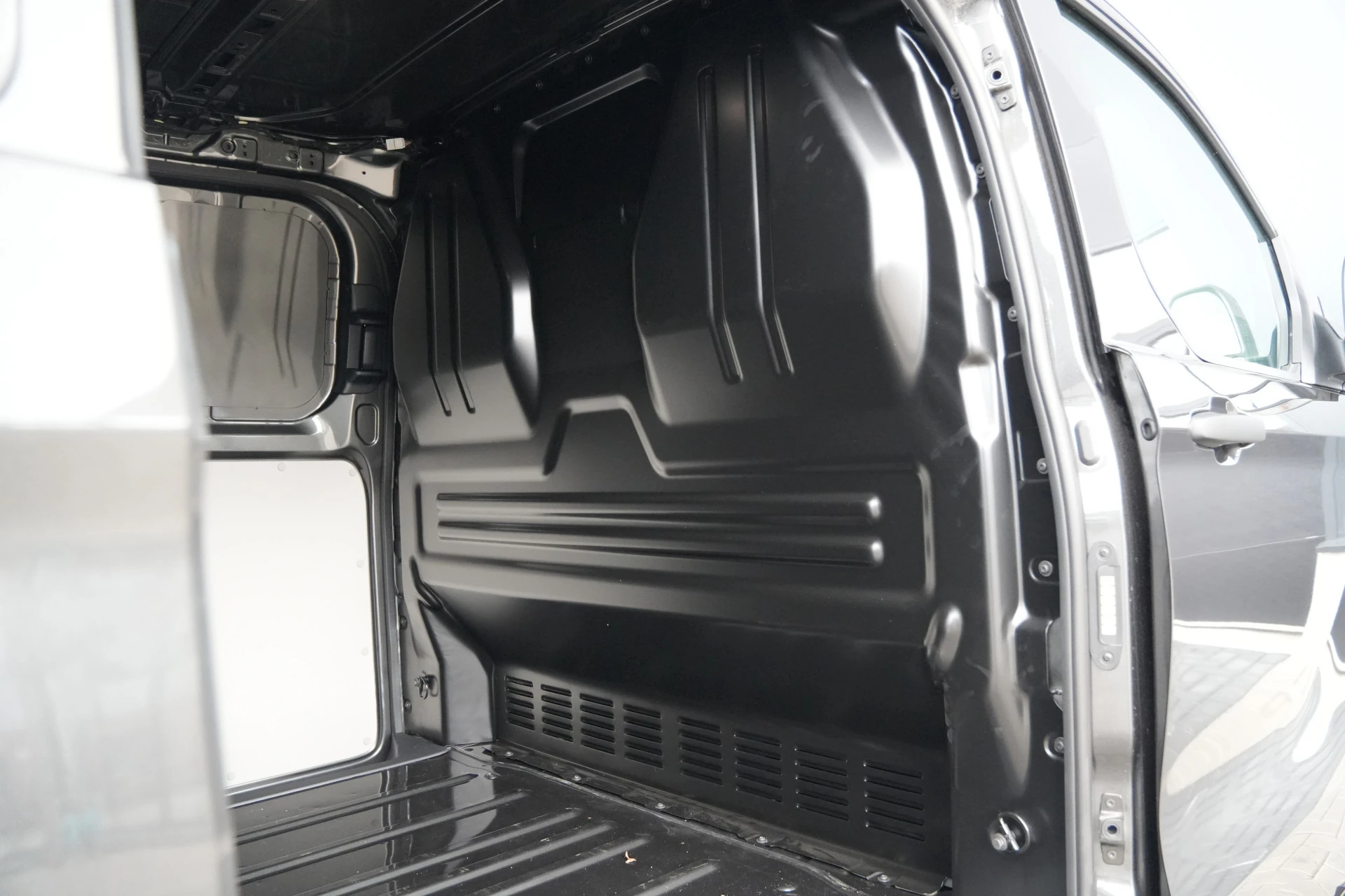 Ford Transit Custom 2025 - 320 2.0 TDCI L2H1 Trend 170pk AWD 4x4 INCLUSIEF BPM - 2x Schuif - 1+1 Stoel - Trekhaak - Stoel/Stuurverwarming - ACC - Blindspot - Rijklaar Bild 15