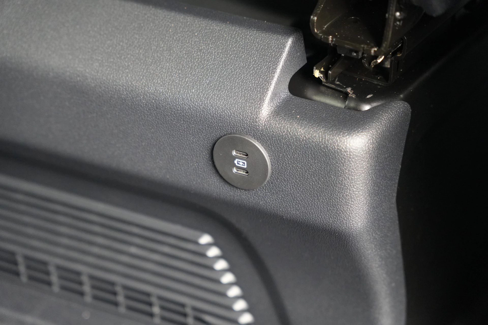 Ford Transit Custom 2026 - 340 2.5 PHEV L2H1 Kombi Trend 9 zits - Carplay - Camera - Navigatie - Airco achterin - Cuise - Rijklaar afbeelding 42