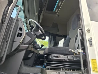 MAN TGX 2020 - 33.510 / 6X4 / HYDRAULICS / !!ONLY:335411 KM!! / ACC / LWDS / NAVI / FRIDGE / AUTOMATIC / EURO-6 / 2020 obrazek 12