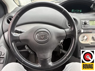 Toyota Yaris 2004 - 1.3 VVT-i Sol 100% onderhouden изображение 8