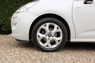 Citroën C3 2015 - 1.2 PureTech Exclusive Panodak ClimateControl PDC !!NIEUWBINNEN!! bild 4