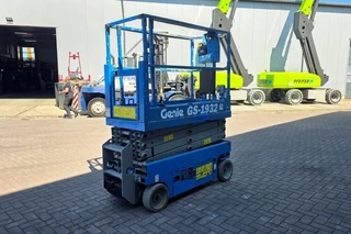 Genie 2014 - GS1932 Electric, Working Height 7.8 m, 227kg Capac image 2 miniature