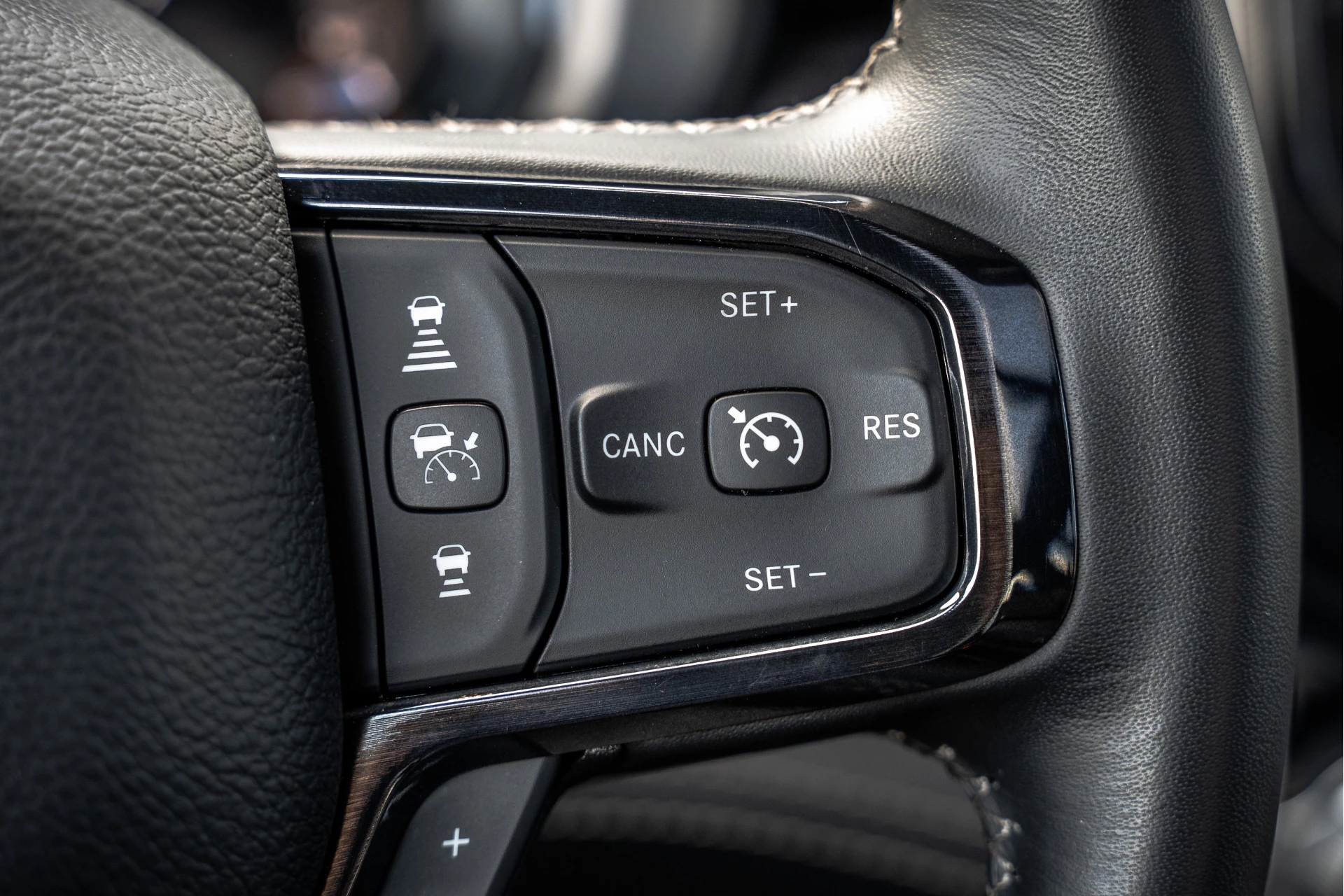 Dodge Ram 1500 2024 - 1500 LIMITED 5.7L V8 | 1e Eigenaar | Head up | Luchtvering | Rambox | Split Tailgate | Pano | Harman / Kardon zdjęcie 19