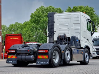 Volvo FH 2020 - 13.500 6x2/4 Low roof - MA chassis - PTO/Hydraulic - Full air bild 7