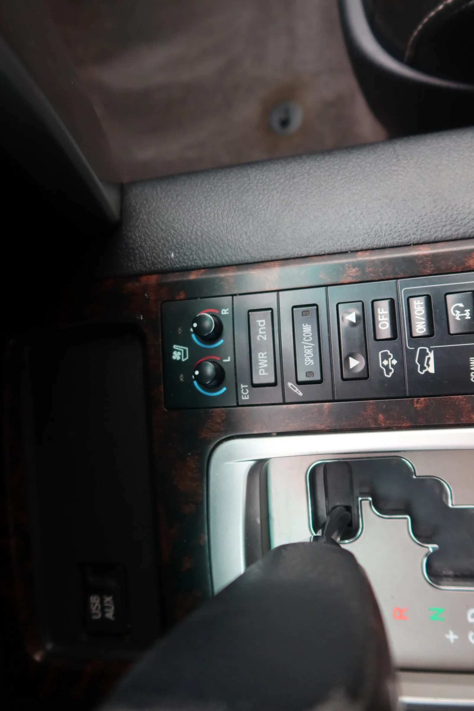 Toyota Land Cruiser 2016 - (200 SERIES) V8 200 5.5 Executive 7 persoons. Luchtvering. €42.500.- Marge immagine 18