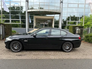 BMW 5 Serie 2010 - 550i High Executive aut /leer/20 inch/etc etc afbeelding 2 miniatuur
