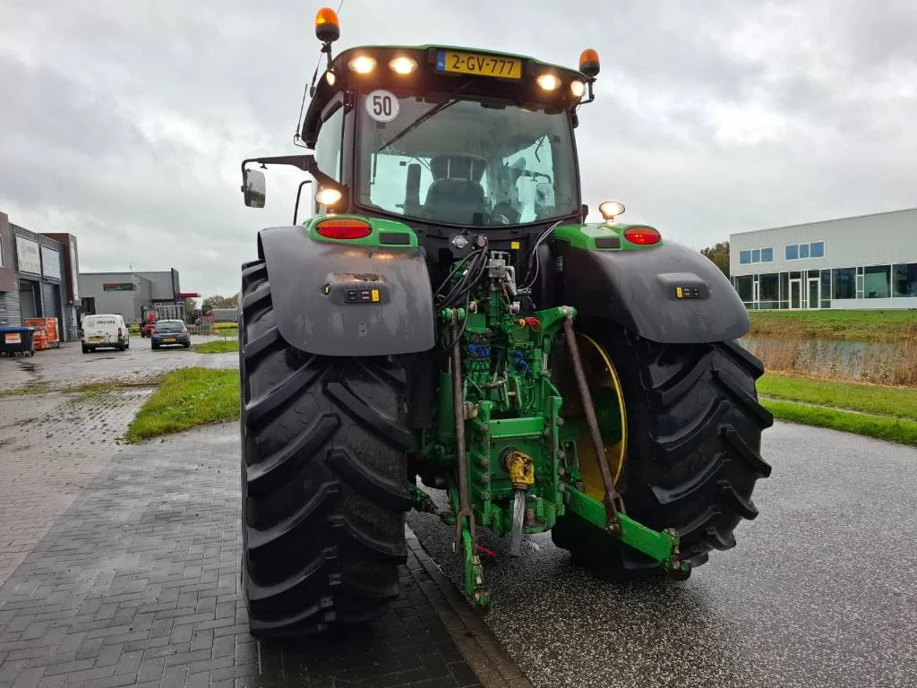 John Deere 2018 - 6215 R zdjęcie 4