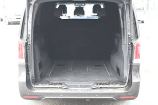 Mercedes-Benz V-Class 2024 - 300d AMG L2 DC zdjecie 17