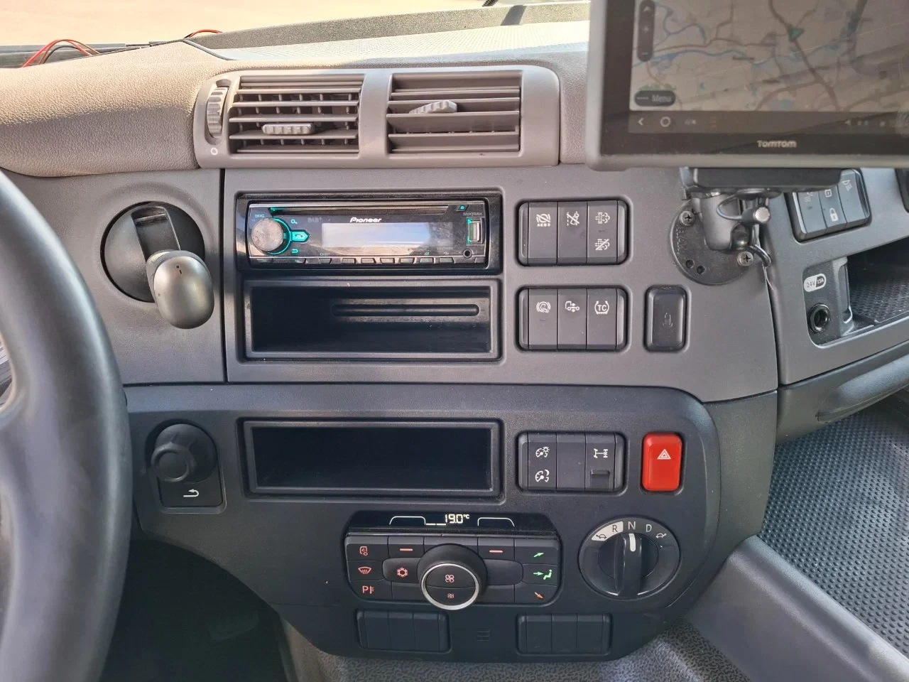 DAF CF 410 2019 - / DEB / CLEAN NL TRUCK / 587017 KM / TUV:31-01-2027 / LWDS / FRIDGE / NAVI / AUTOMATIC / EURO-6 / 2019 obrázek 17