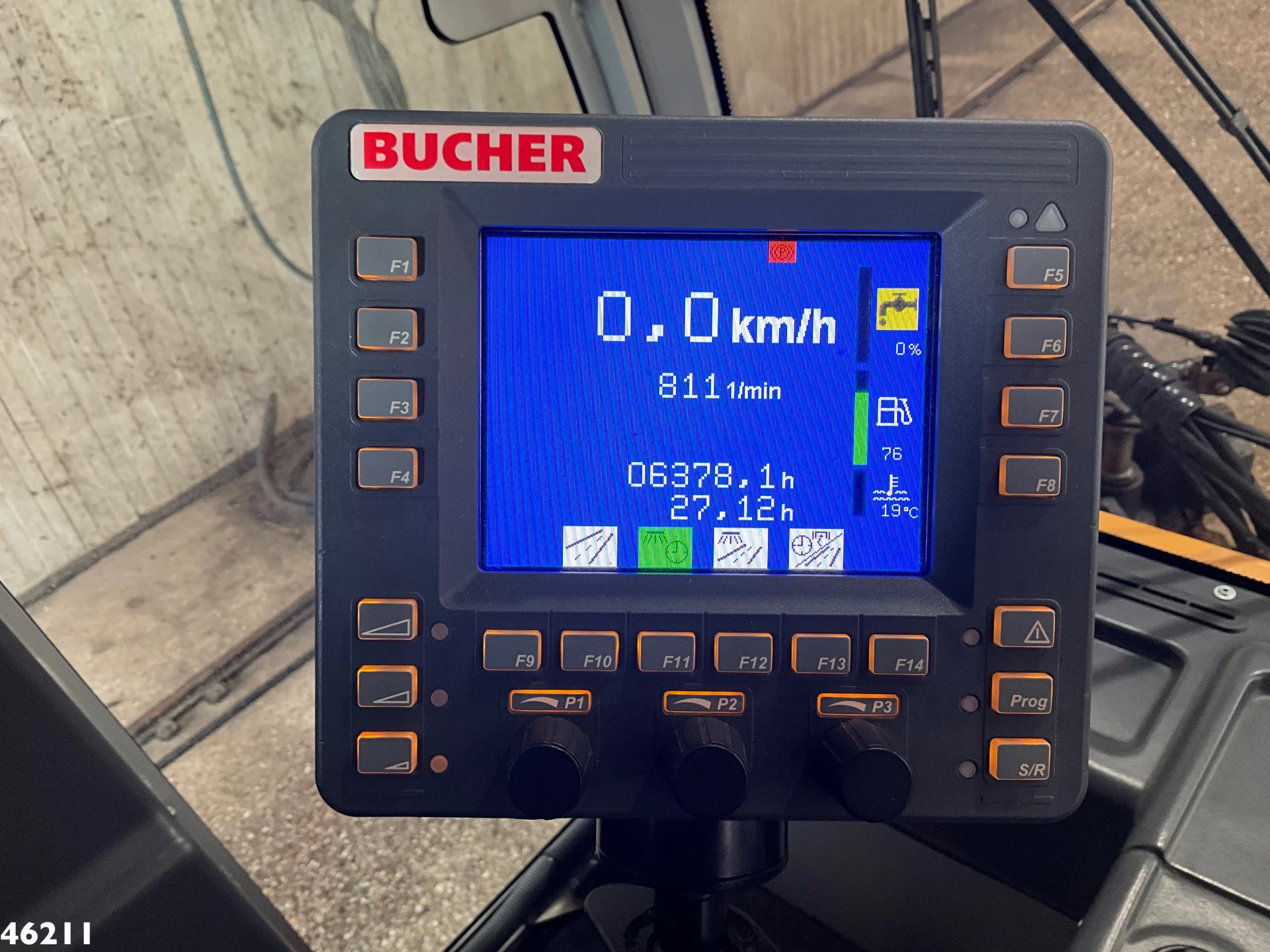 Bucher Citycat 2020 with 3-rd brush 2017 Bild 15