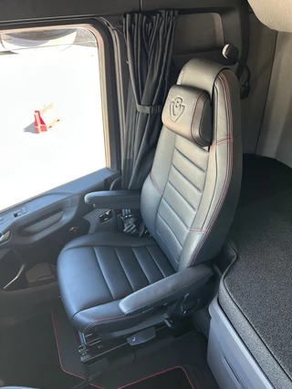 Scania S 2025 - 590S V8 Highline / Retarder / Leder bild 11