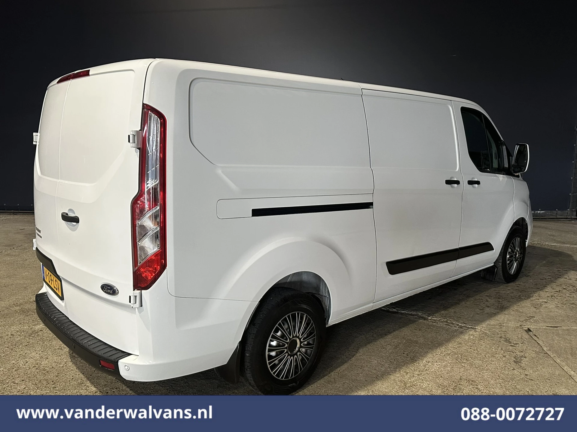Ford Transit Custom 2023 - 2.0 TDCI 130pk L2H1 Euro6 Airco | LED | Cruisecontrol | Verwarmde voorruit | Parkeersensoren imagem 9