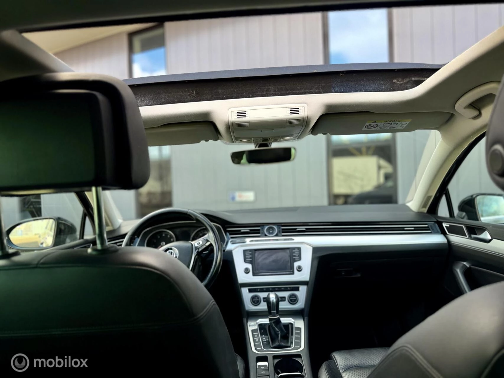 Volkswagen Passat 2015 - 1.8 TSI Highline DSG | Full Options | PANO Bild 13