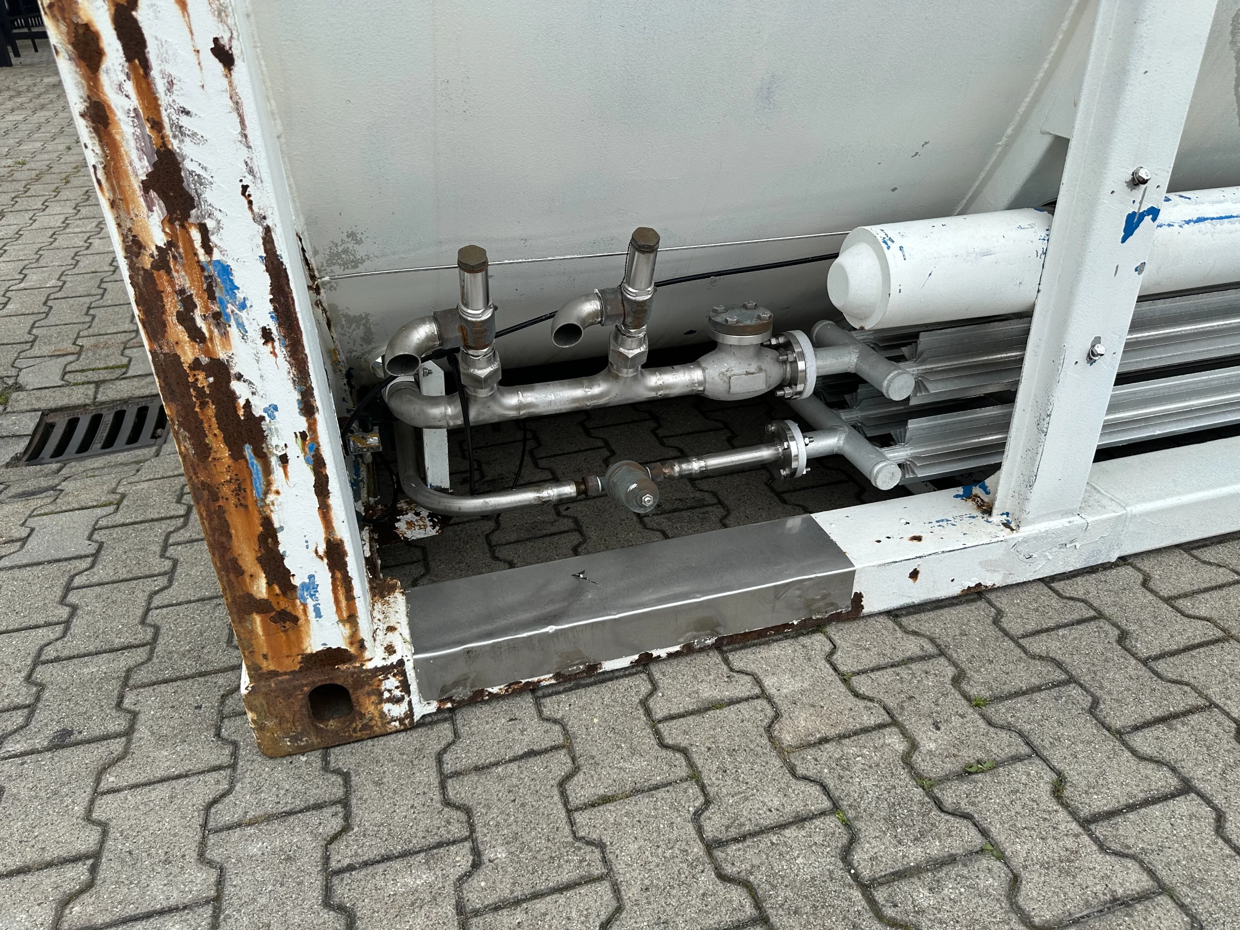 Air Liquide Italia SRL 2000 - CERTIFIED 20FT CRYOGENIC T75 ISO Tank Container (19,060L / R11.7BN / 22KW / TESTS valid until: 12-2028 afbeelding 4