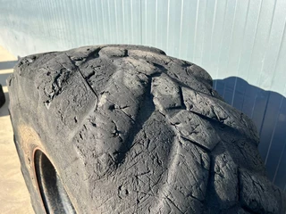 Michelin N/A - 445/70R19.5 incl. rim image 7